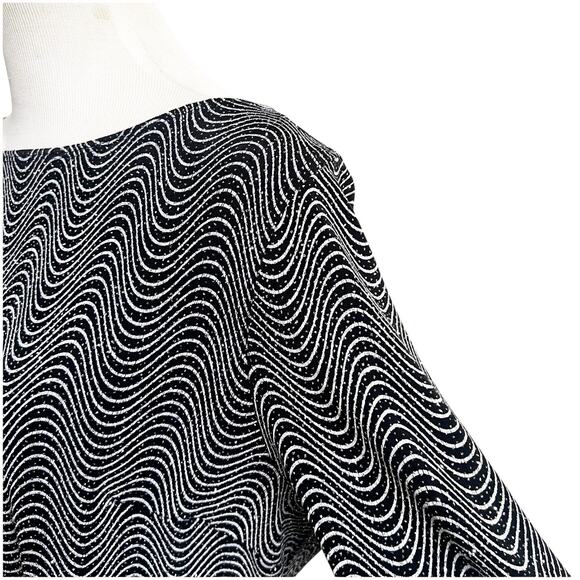 John Robert’s Wavy Design Sparky Party Top Vintage Size 18W Petite Black Silver - Picture 8 of 12